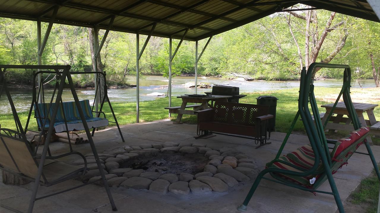Two Rivers Lodge Bryson City Ngoại thất bức ảnh